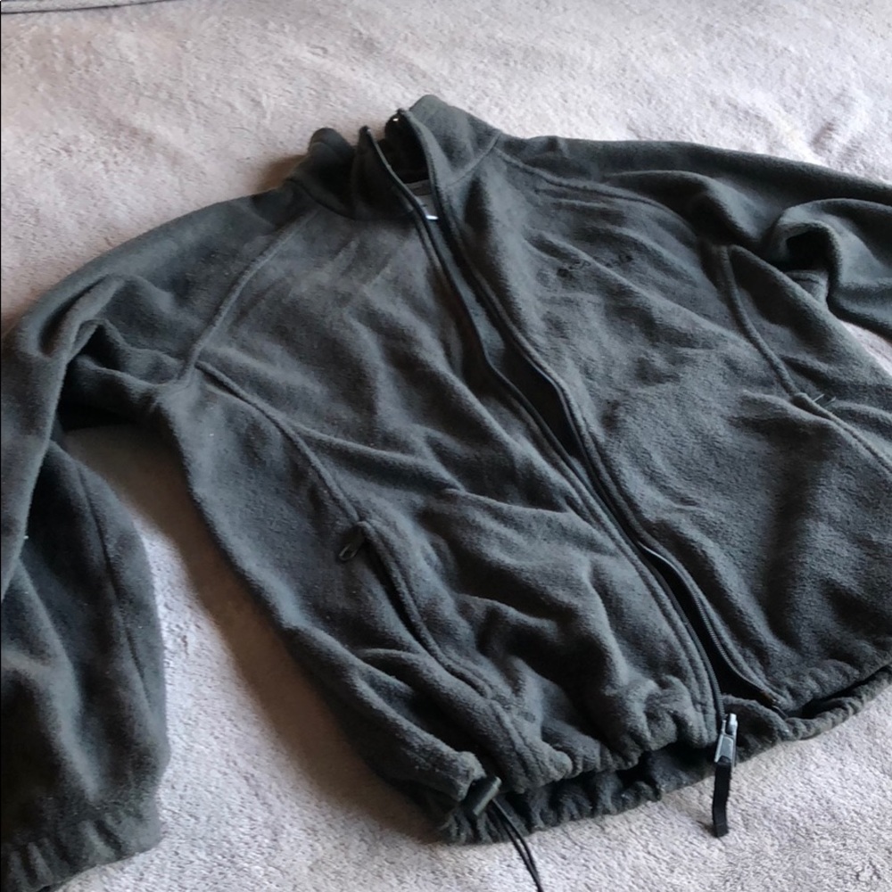 Women’s Columbia Fleece Zip Up (size L)